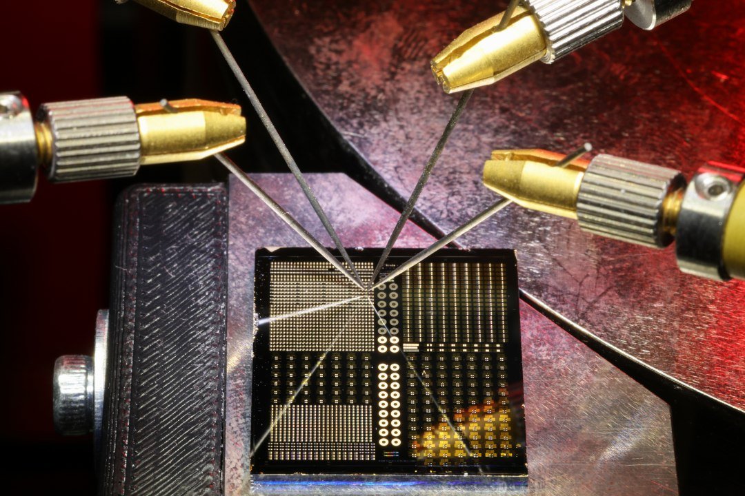 Novo semicondutor leva transistores aos 4.000 volts